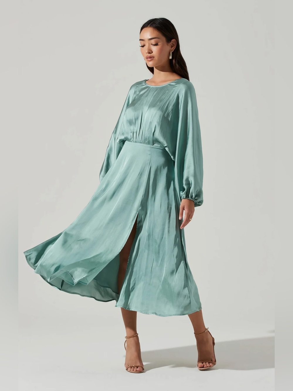 NWOT ASTR the Label Marin Satin Dolman Sleeve Midi Dress Sage Size M - Picture 4 of 10